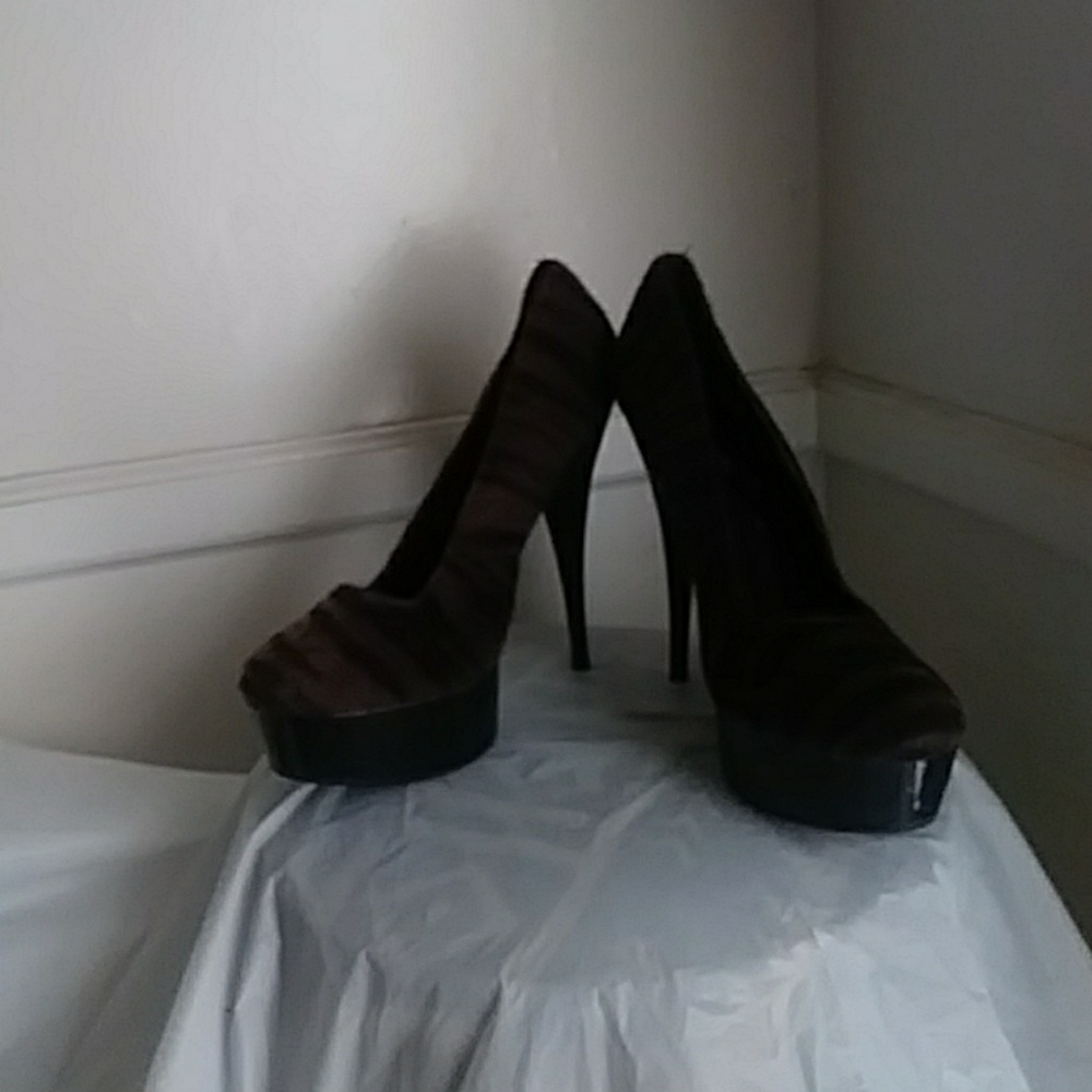 Dress shoes